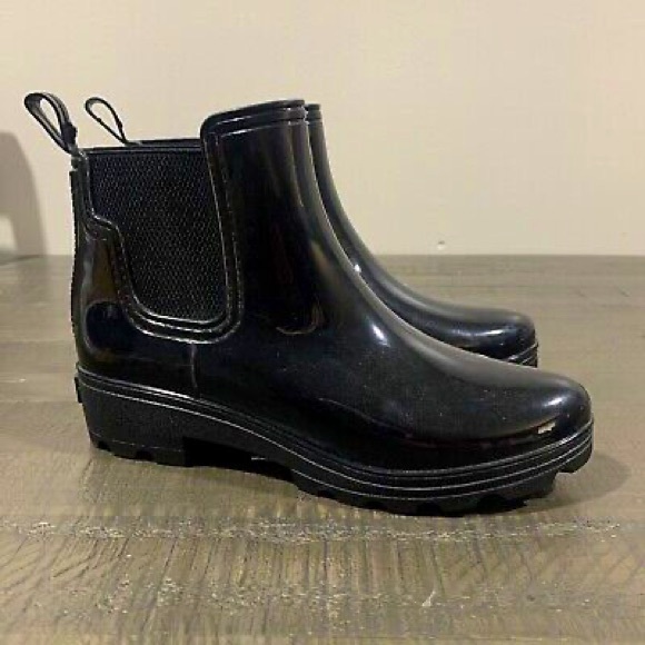 New with Tags: Seven 7 Halifax Chelsea Rain Black Booties ☔👢 - Picture 1 of 6